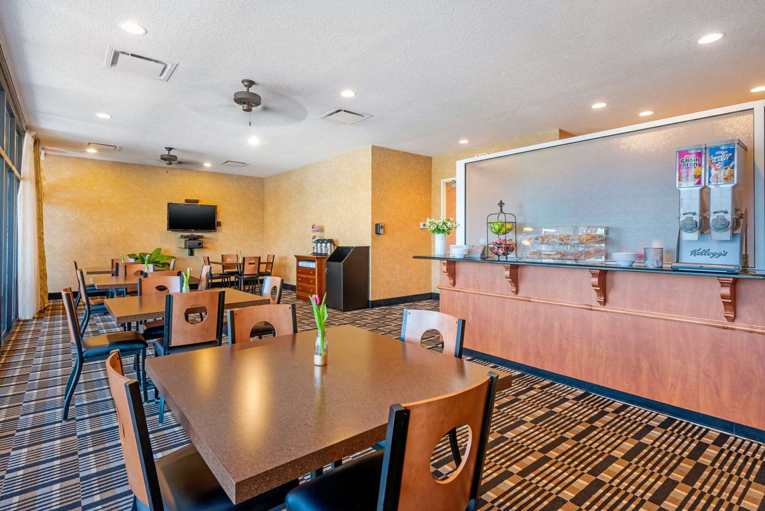 Clarion Inn Ormond Beach at Destination Daytona 8/15