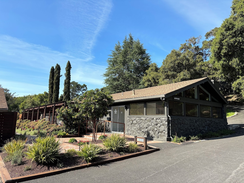 Hidden Valley Inn 46/57