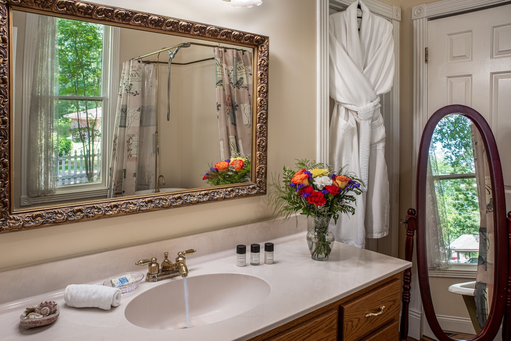 White Oak Manor Bed Breakfast 37/44