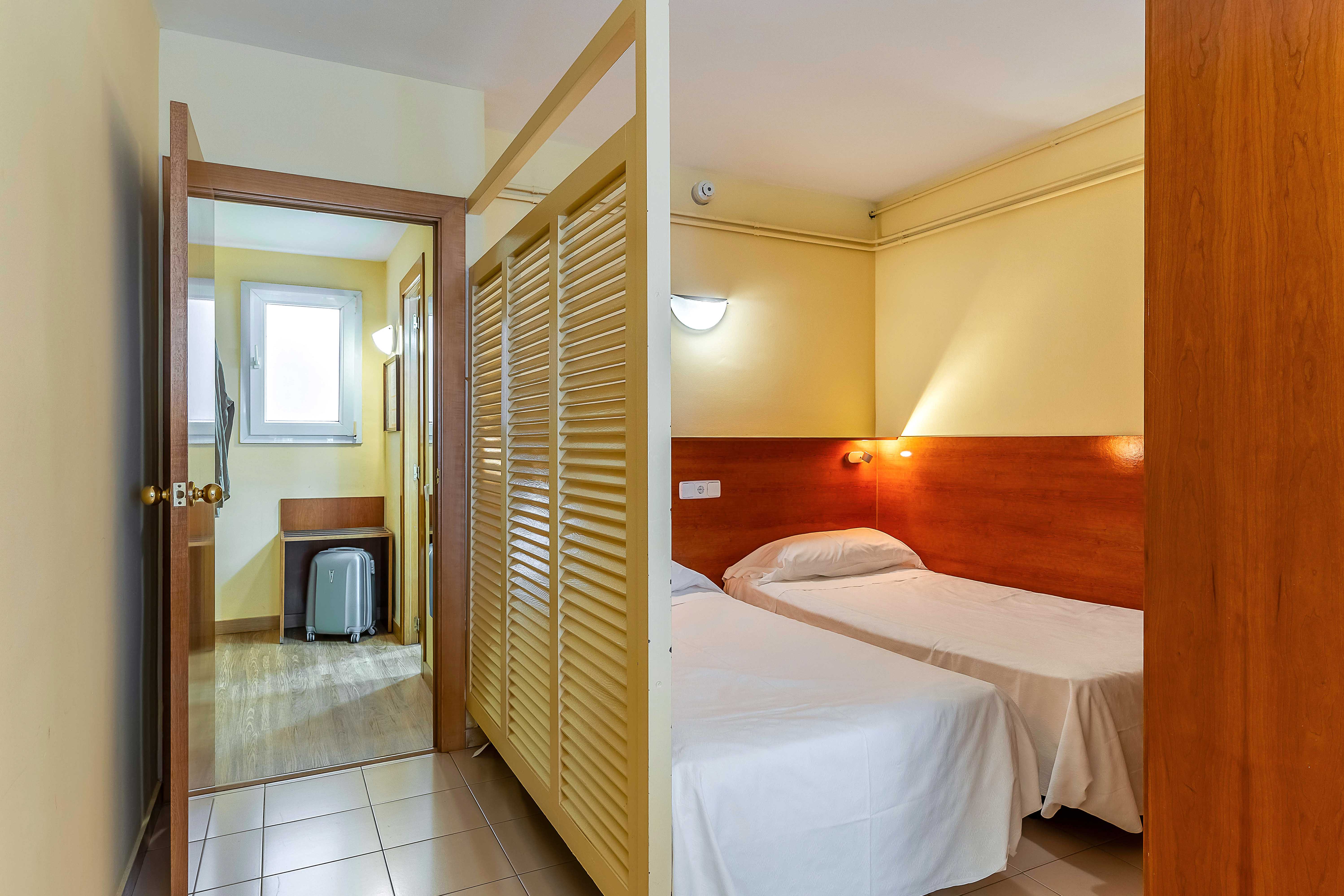 1 BEDROOM, APARTMENT