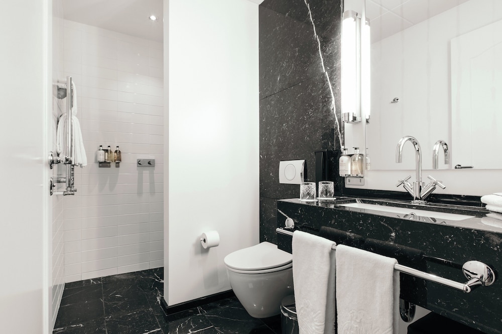 Business, Single, Queen Bed, Hotel Borg by Keahotels 7/10