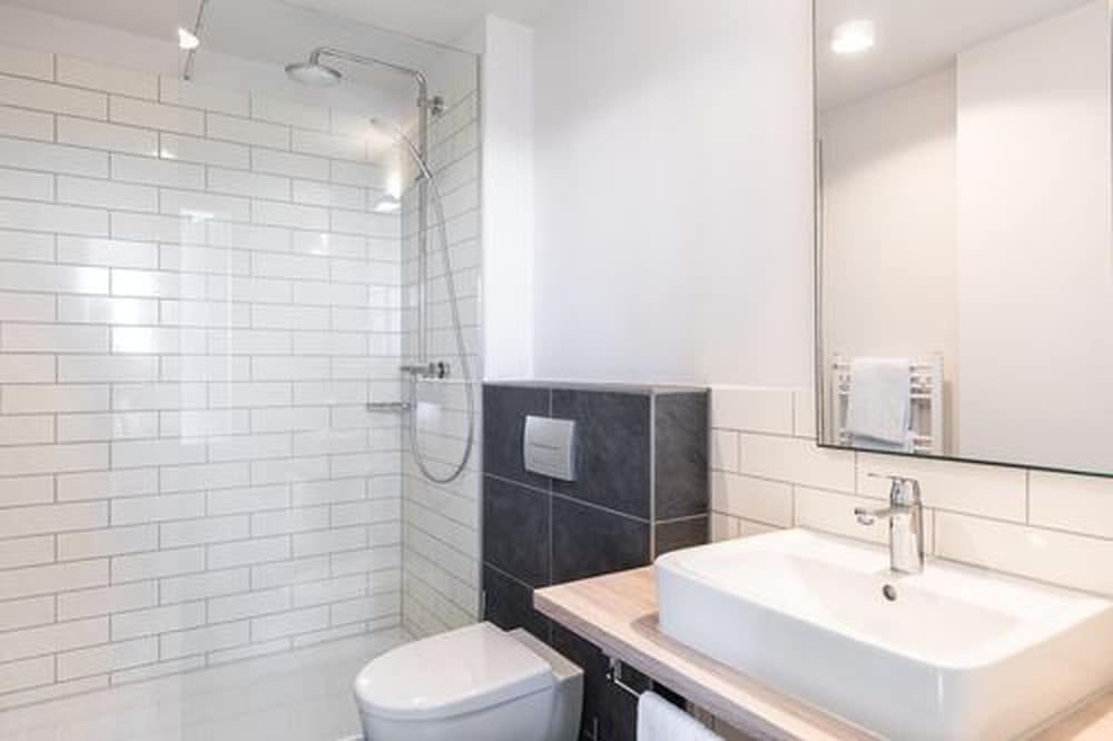 1 BEDROOM, MASTER, APARTMENT