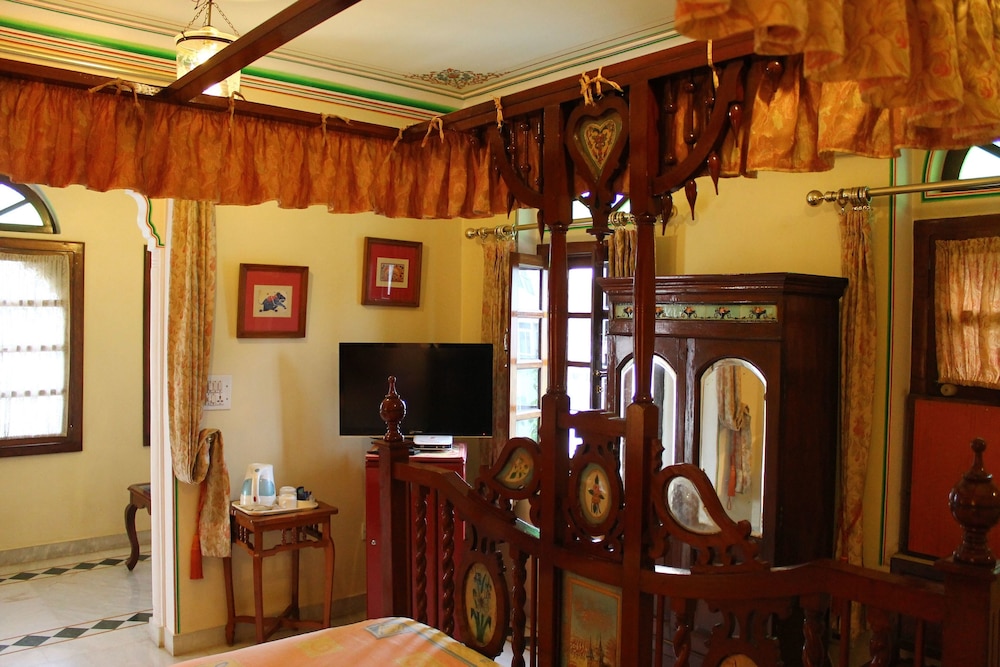 Hotel Madhuban 45/51