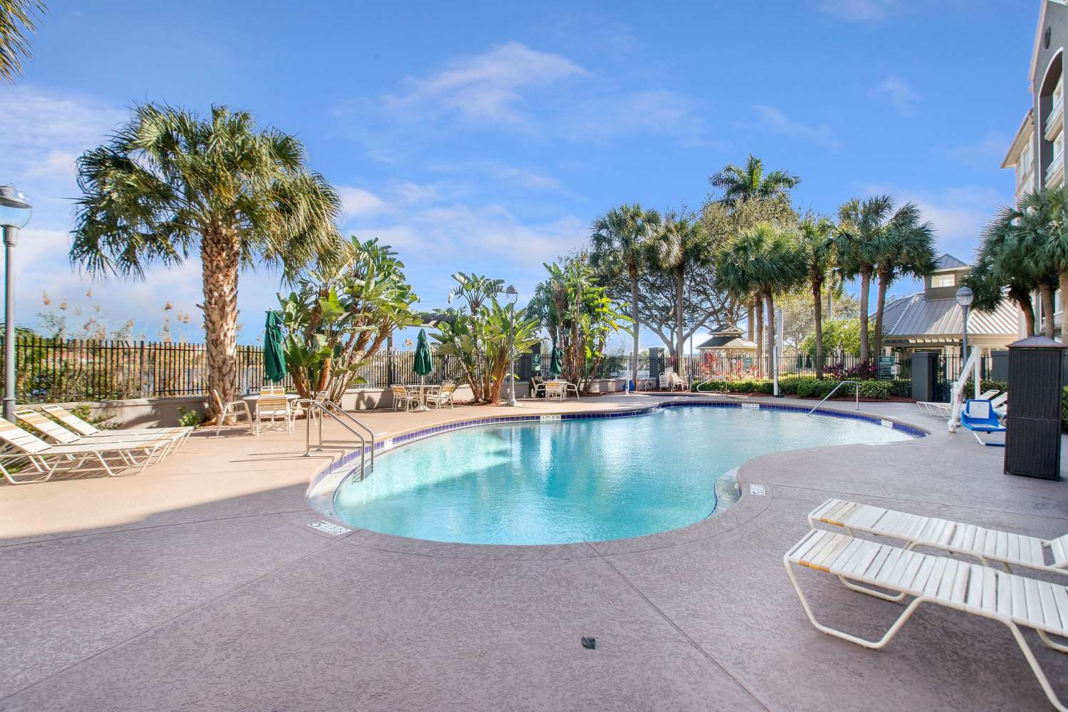 La Quinta Inn & Suites by Wyndham Ft. Lauderdale Airport 34/42