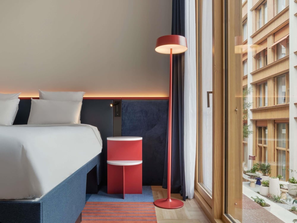TRIBE Paris Pantin 15/50