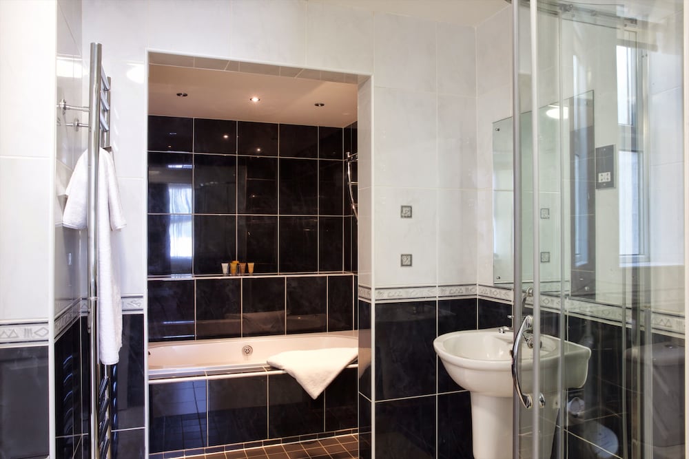 Bournemouth West Cliff Hotel & Spa 25/80