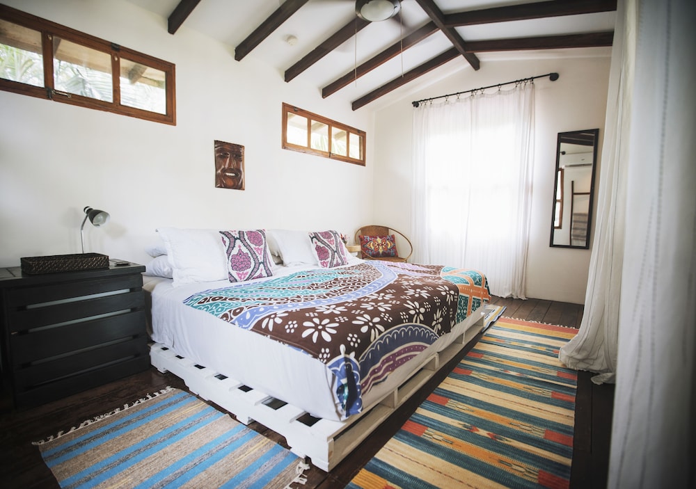 Encantada Ocean Cottages 6/50