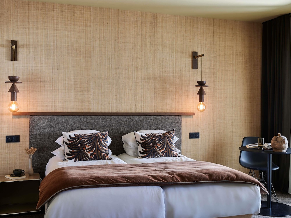 CLASSIC, TWIN BEDS