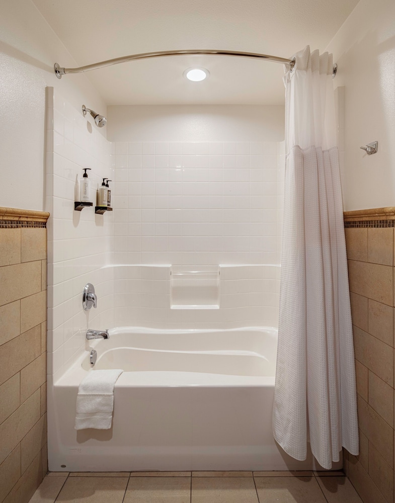 Ayres Hotel Chino Hills 52/55