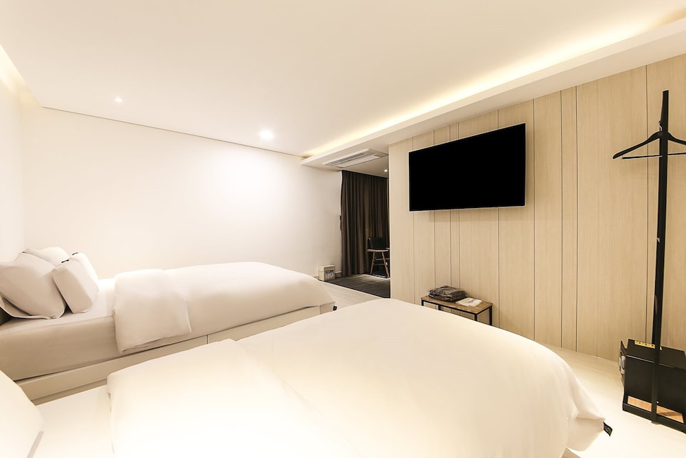 Central Person Hotel Pyeongtaek 4/33