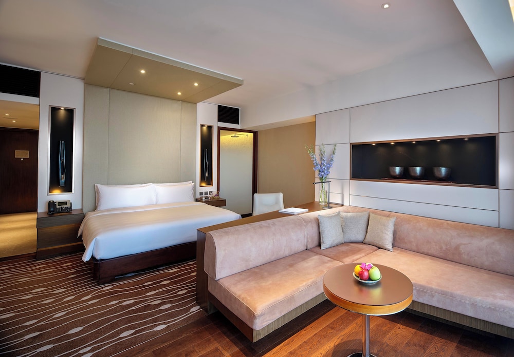 Waterfront View King Room