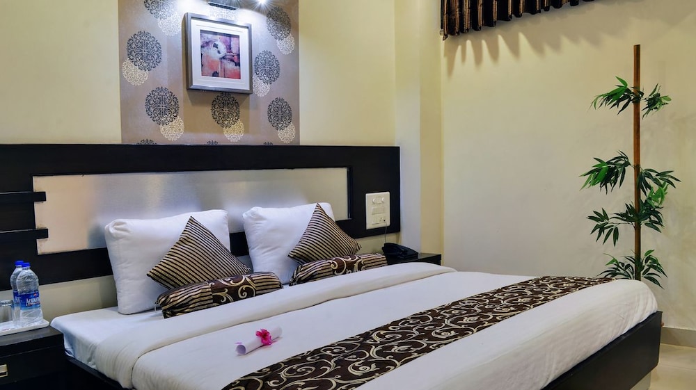 Regal Hotel 17/55