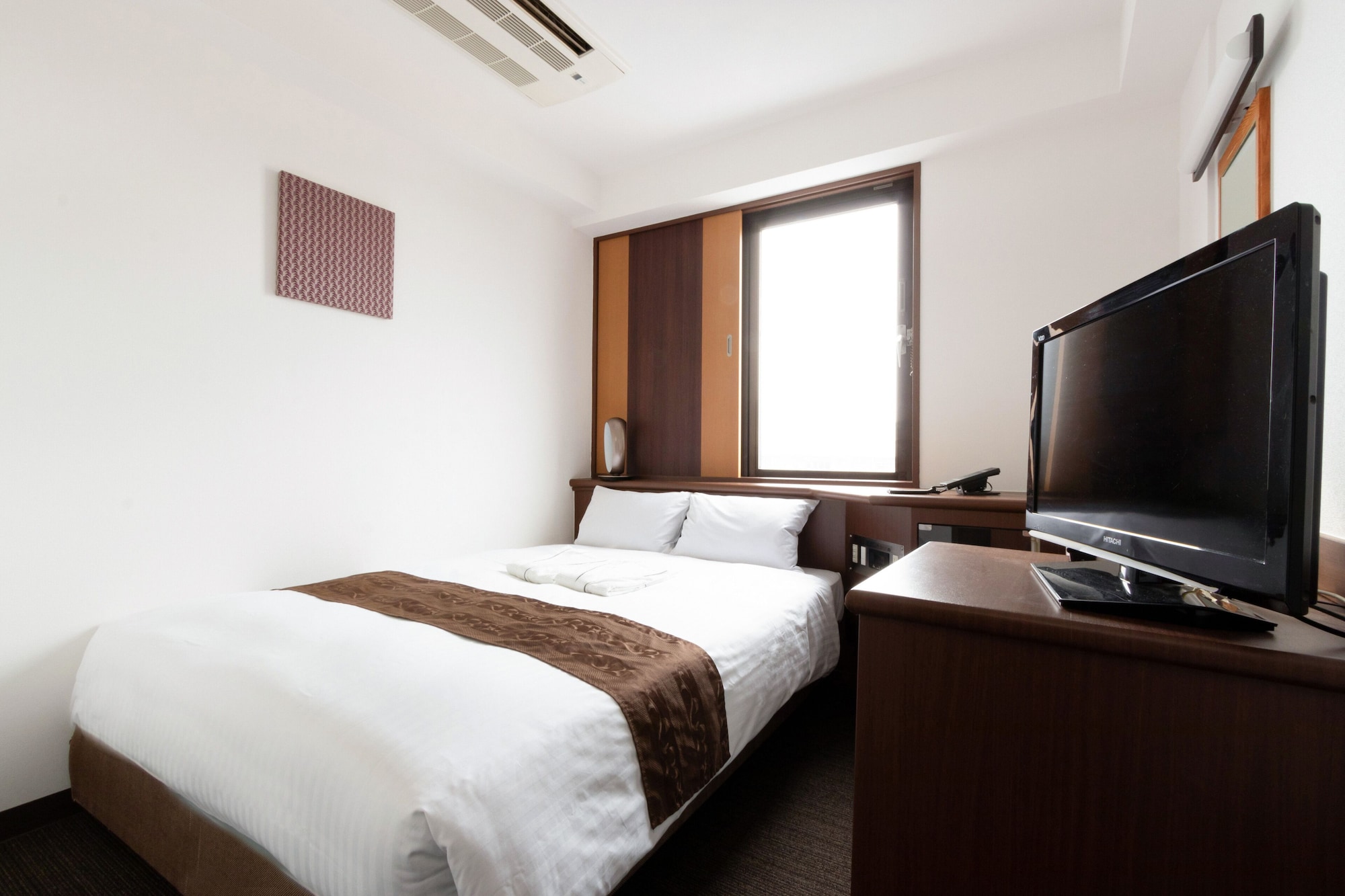 ROOM, DOUBLE BED