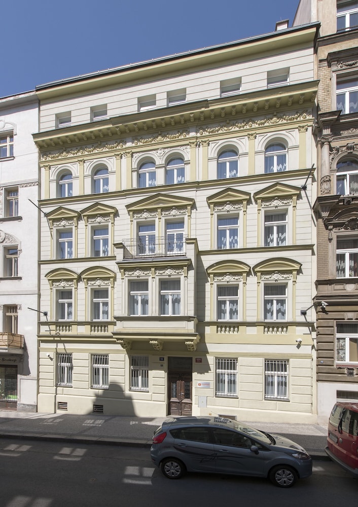 DownTown Suites Kodanska photo3