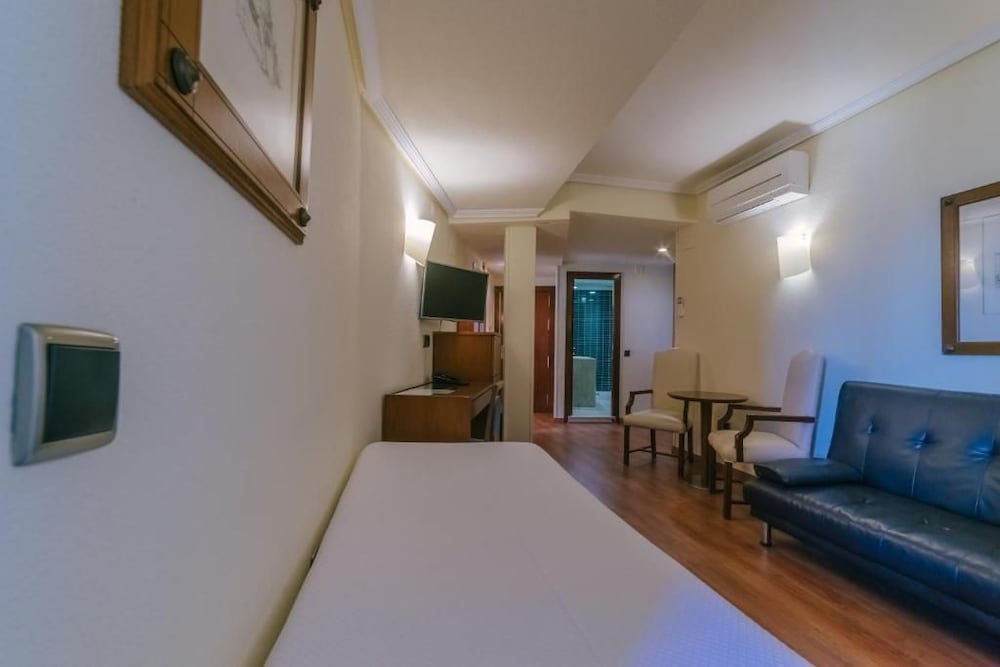 Apartamentos Torreluz 50/72