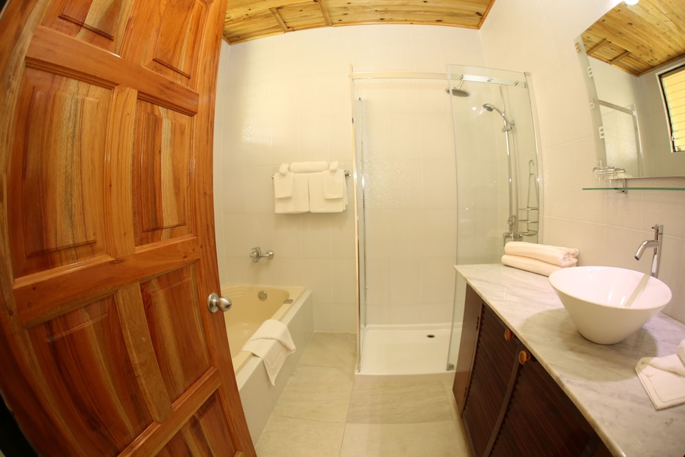 Charela Inn Hotel 22/51