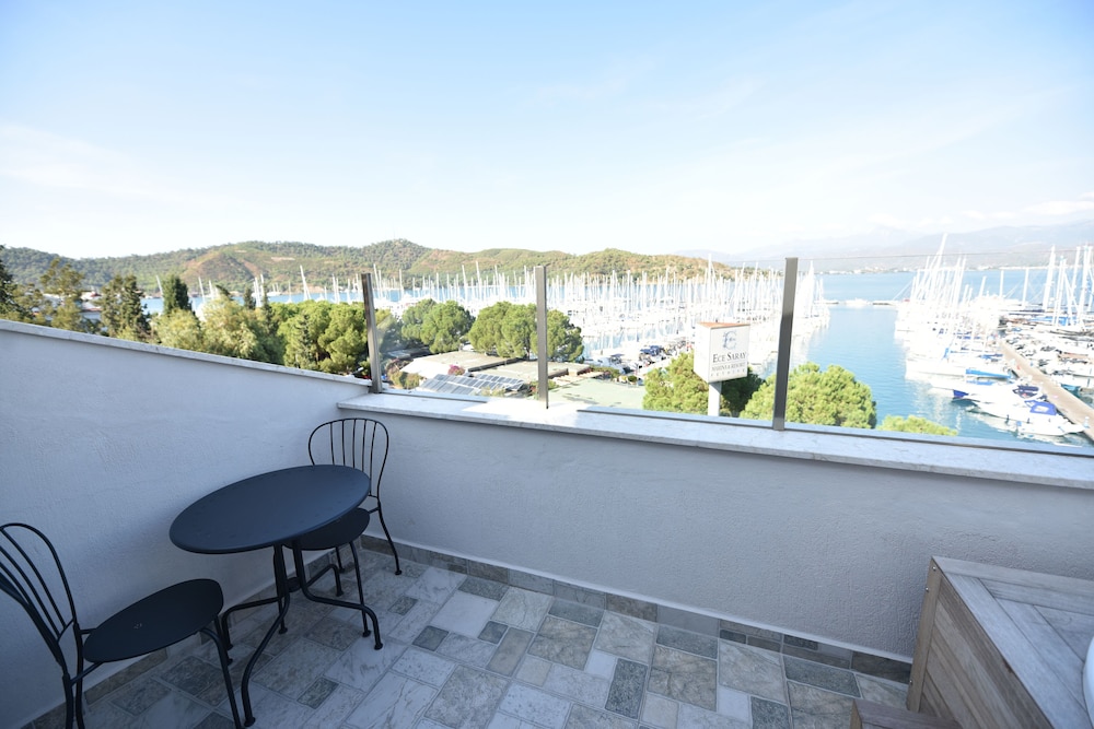 La Farine Hotel 32/49