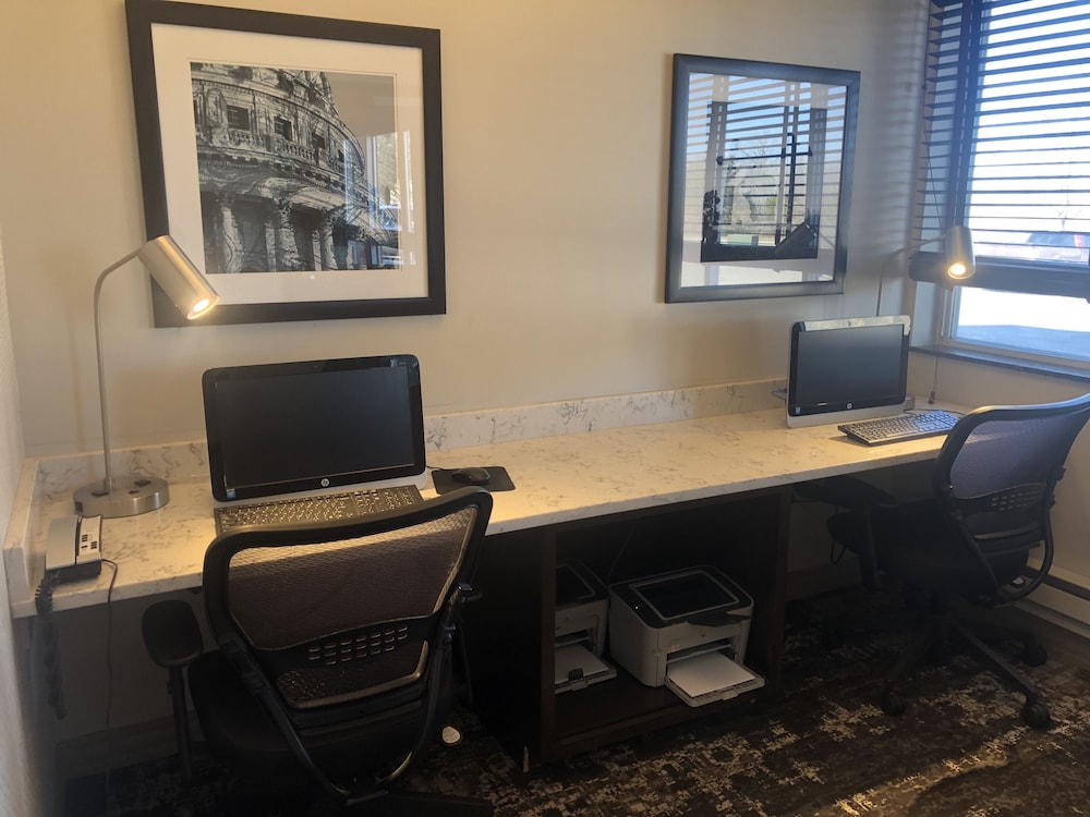 Best Western Plus Sparta Trail Lodge 44/49