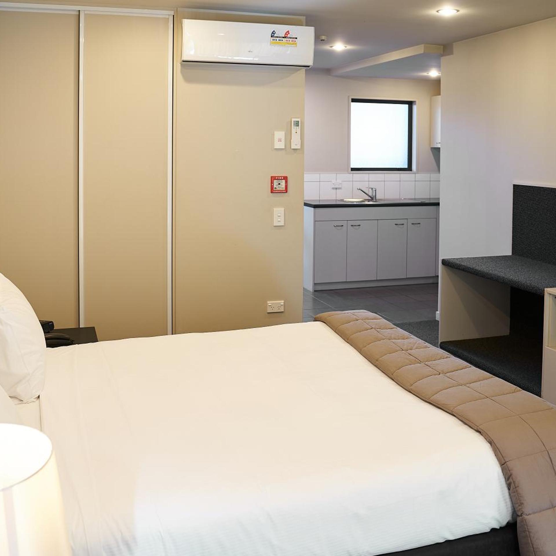 AZENA MOTEL 19/50