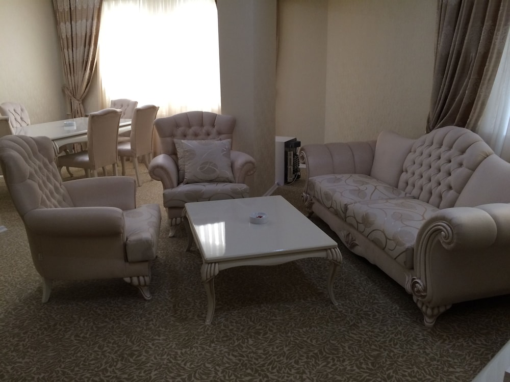Prestige Hotel 37/49