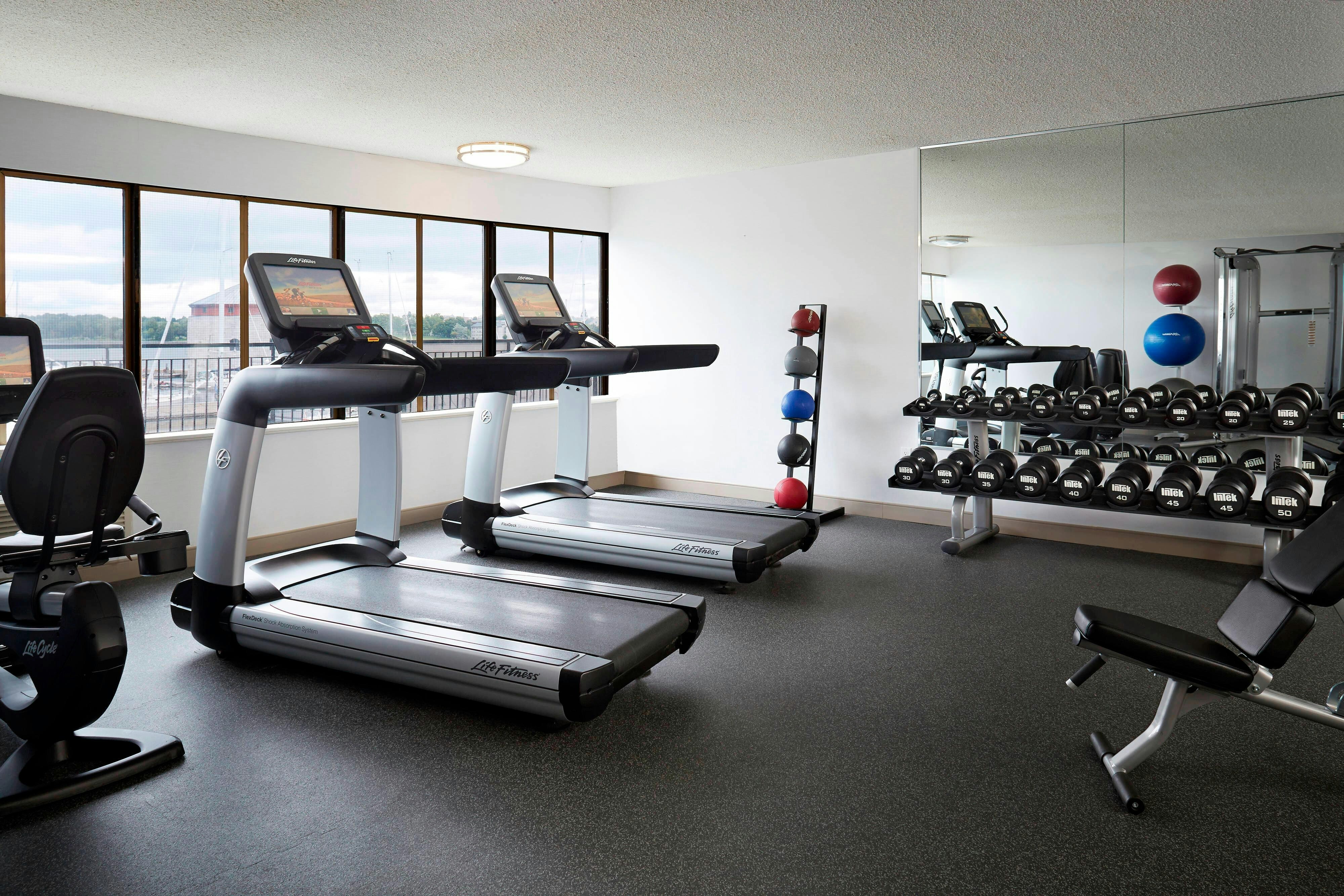 Delta Hotels By Marriott Kingston Waterfront 2/19