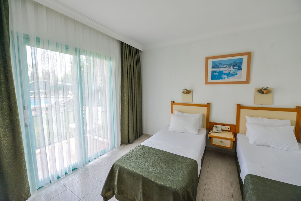 Rebin Beach Hotel 7/28