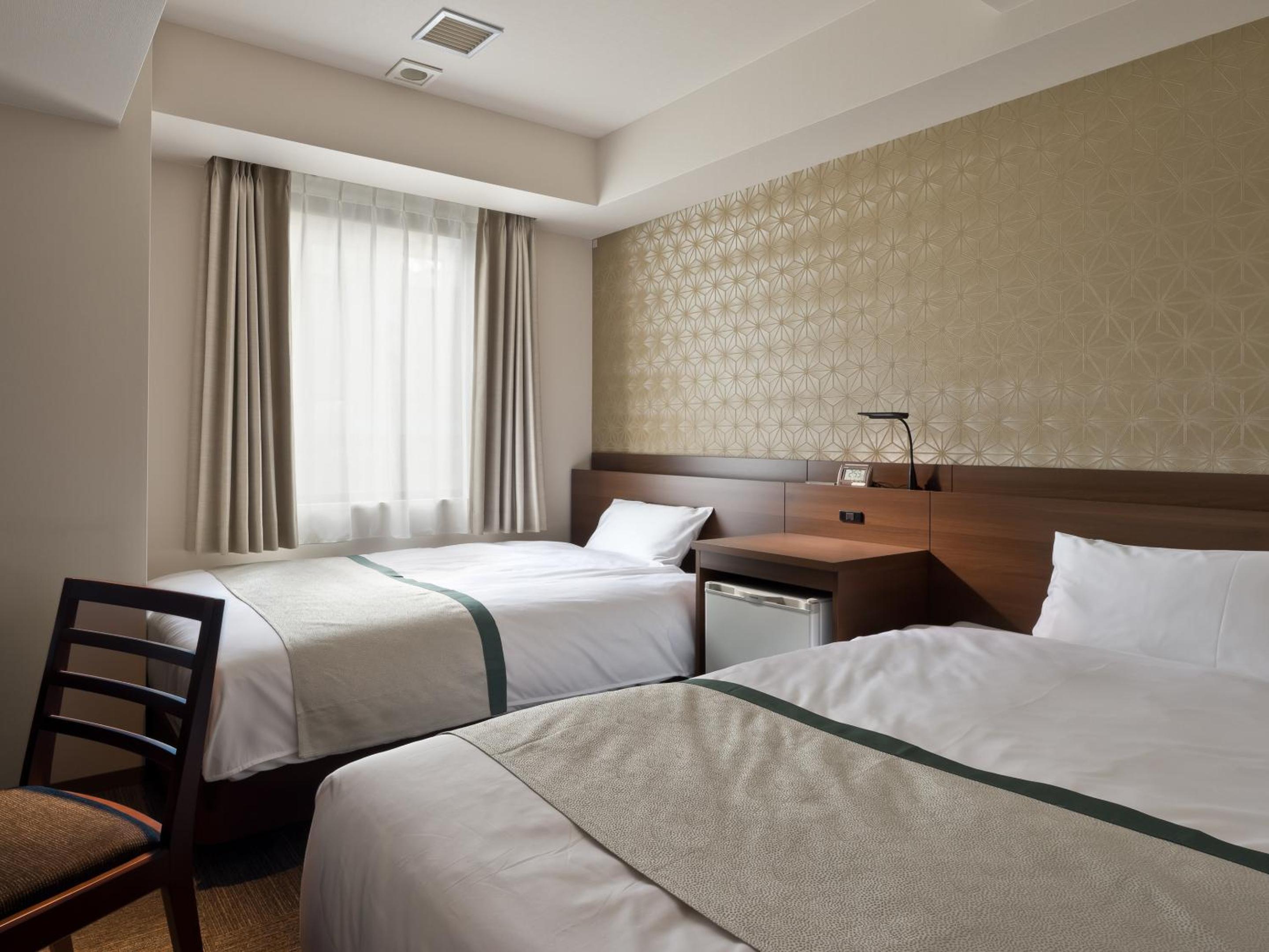 STANDARD, TWIN BEDS, SMOKING