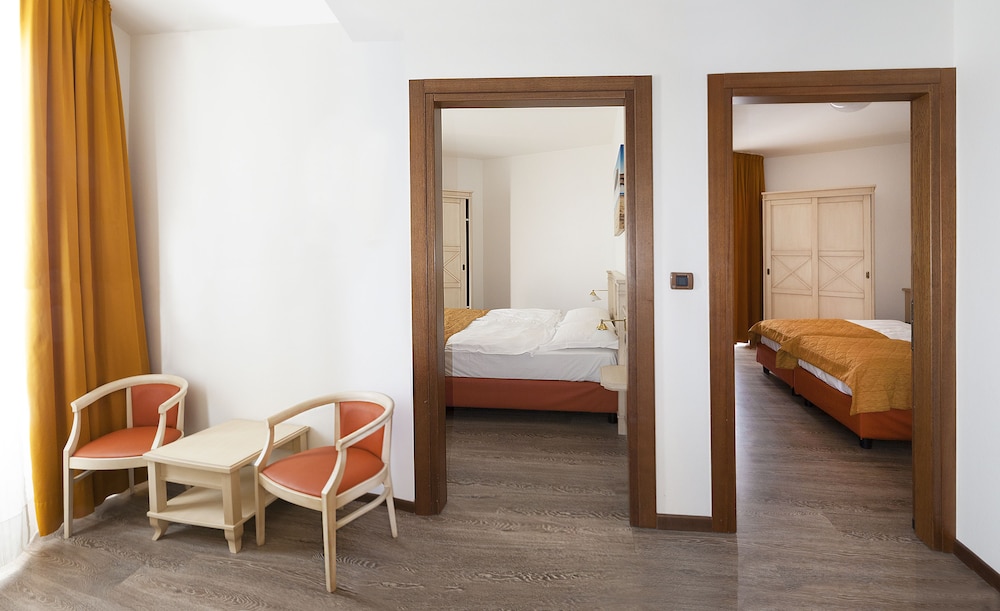 REGENTS HOTEL JESOLO 10/29