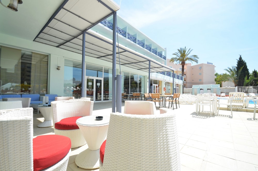 Azuline Hotel Pacific 36/42