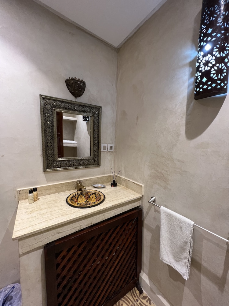 Riad Andalla 33/35