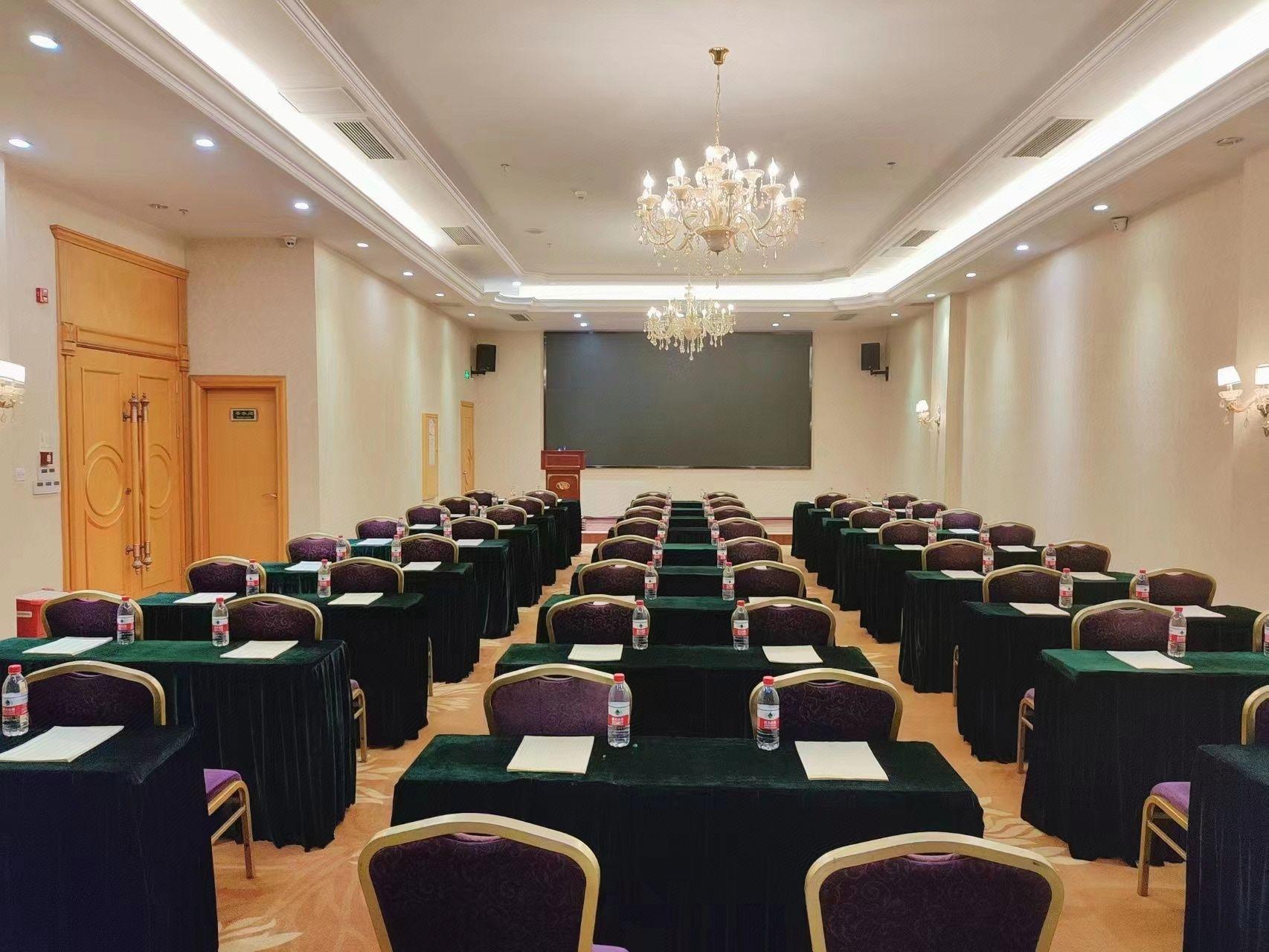 Vienna Hotel (Guilin Wanfu Square) 39/45