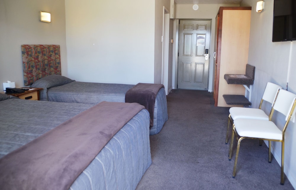 The Godley Hotel 7/50