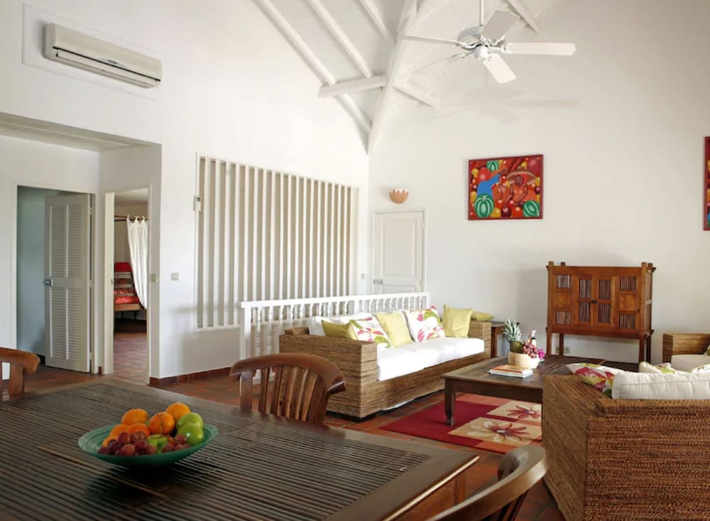 Esmeralda Resort 62/81