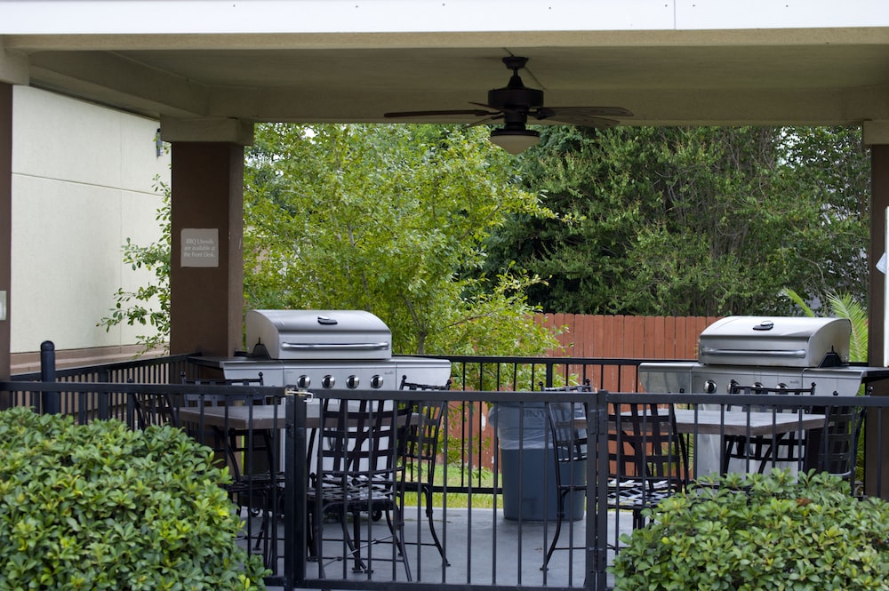 Candlewood Suites Victoria 54/66