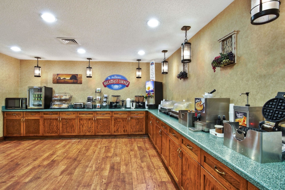 Baymont by Wyndham Knoxville/Cedar Bluff 8/59