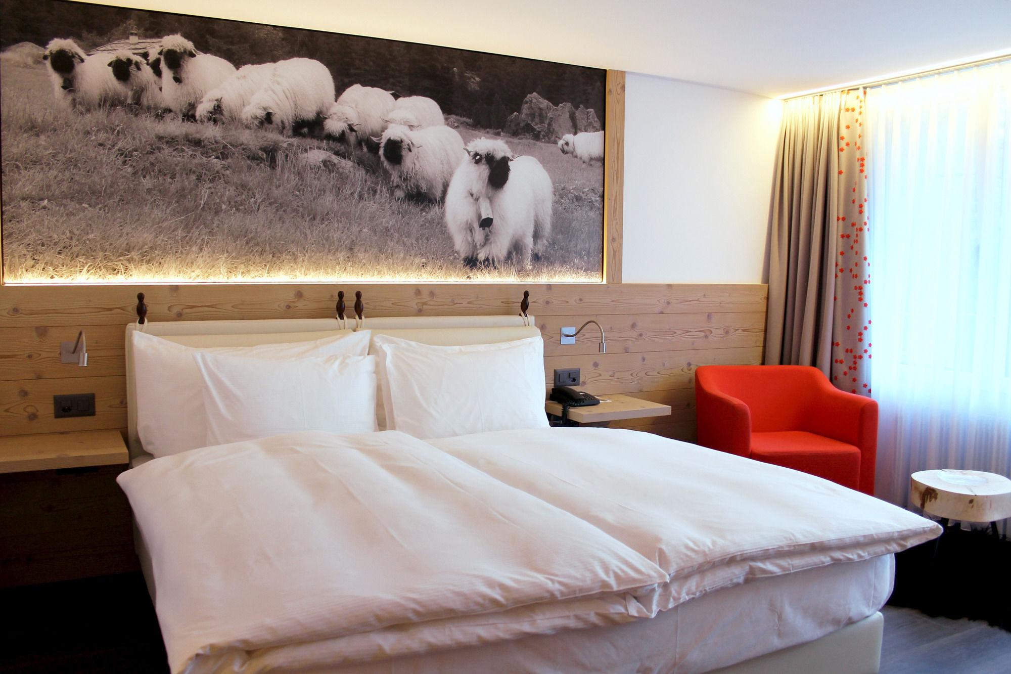 Design, Double Bed, Mountain View