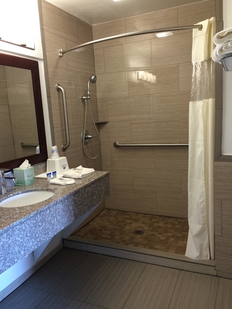 Americas Best Value Inn Suites Winona 17/28