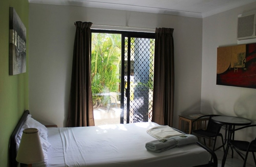 BOHEMIA RESORT CAIRNS 14/45