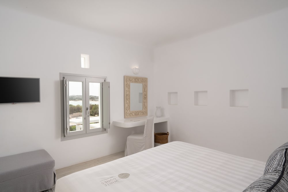 White Dunes Luxury Suites 13/50
