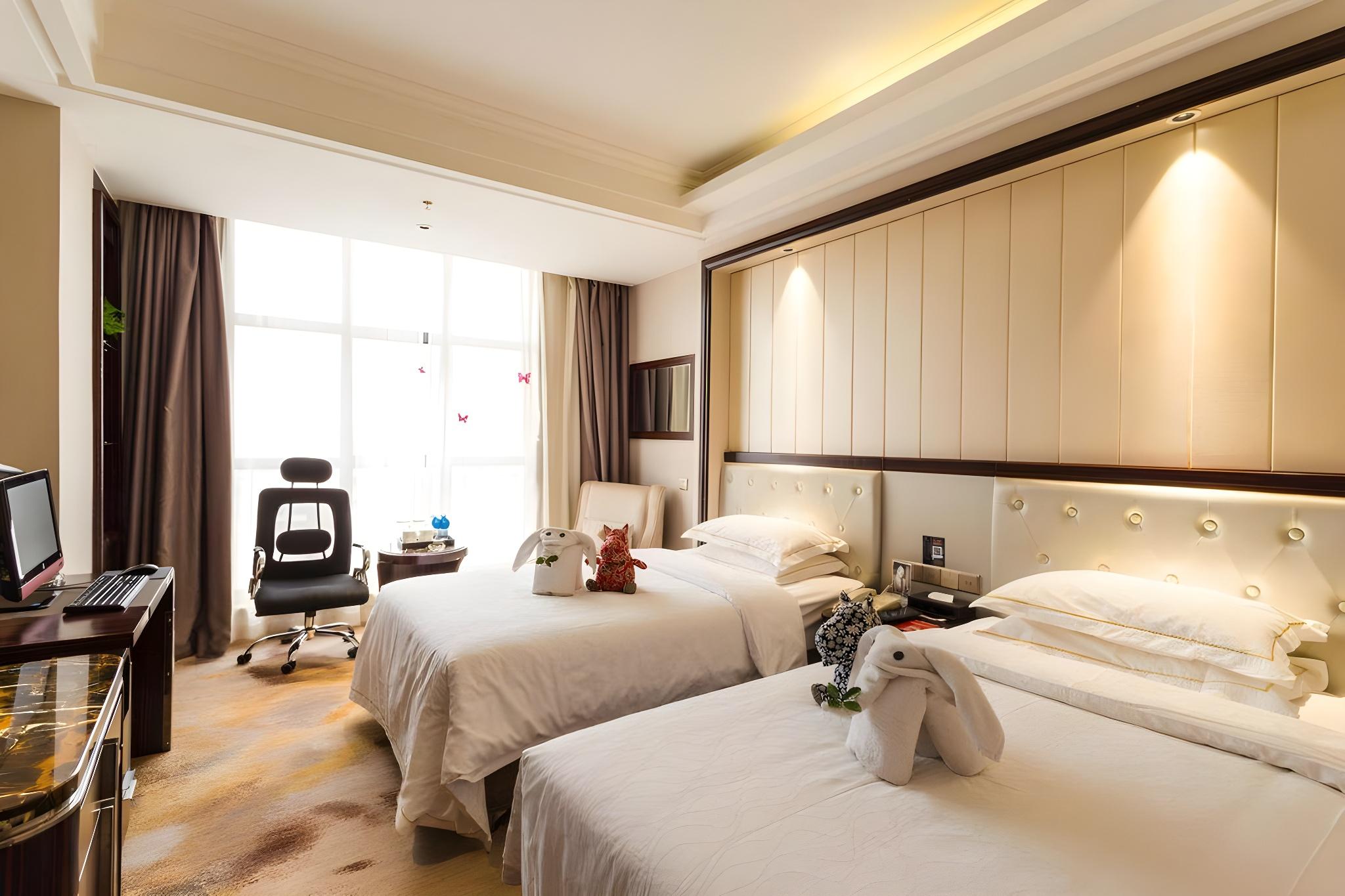 Dynasty International Hotel 16/43