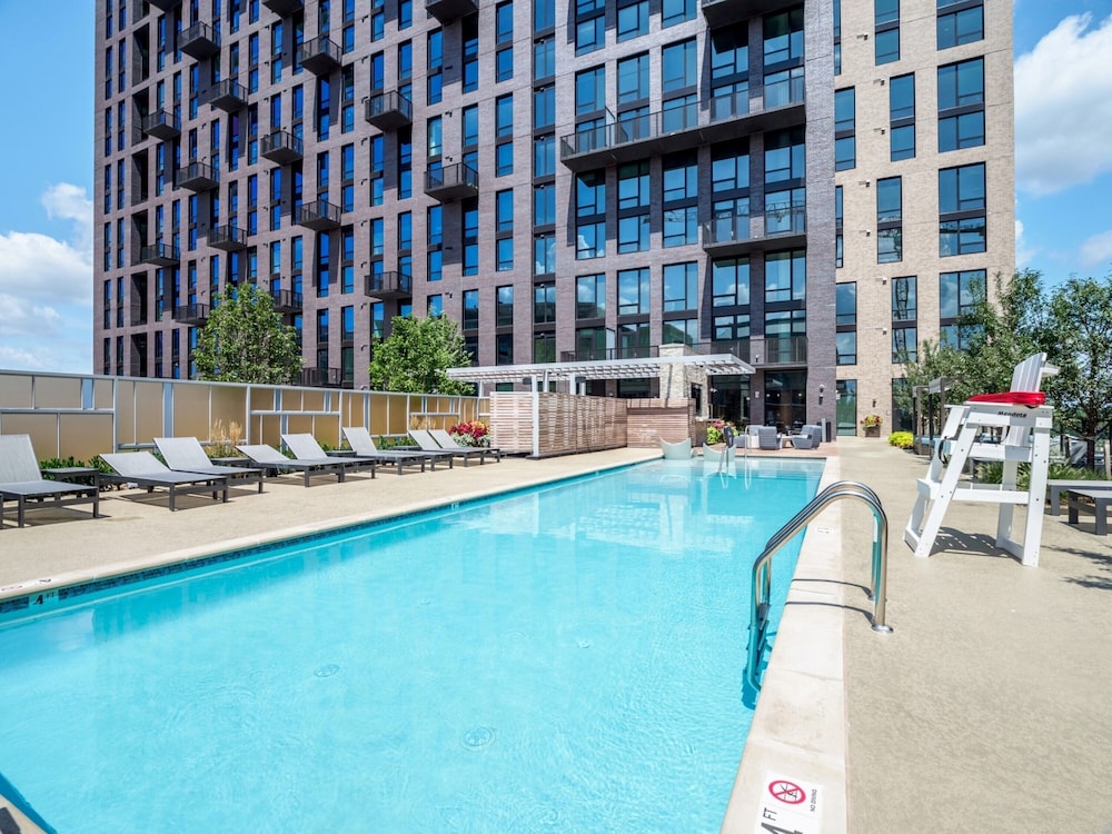 Global Luxury Suites at Reston Town Center 1/75