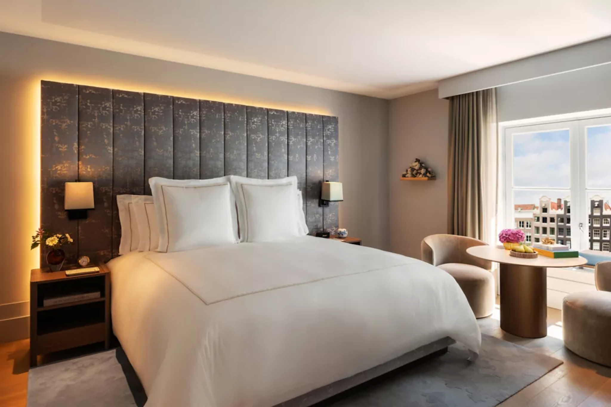 Rosewood Amsterdam 7/50