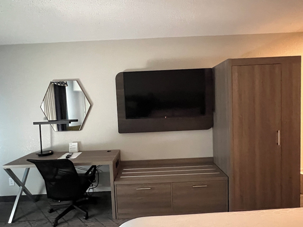 Holiday Inn Express Hotel Suites Dubois 67/72