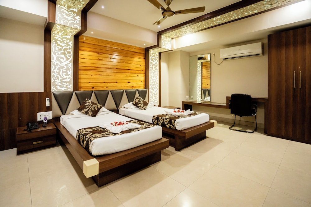 HOTEL GRAND ARJUN 8/50
