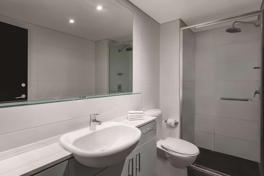 شقة بسرير كينج وسريرين منفصلين بغرفتي نوم، Adina Apartment Hotel Perth 4/4