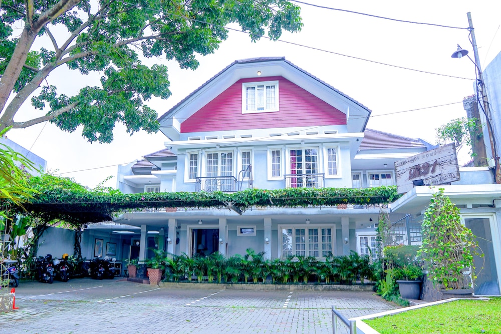 Boutique B21 Malang, Azana Hotels Collection 4/65