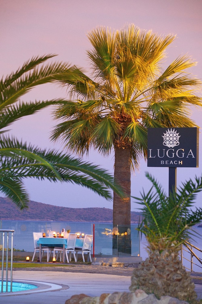 Lugga Boutique Hotel and Beach 34/43