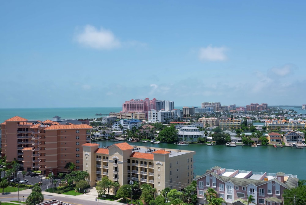 Hampton Inn and Suites by Hilton Clearwater Beach