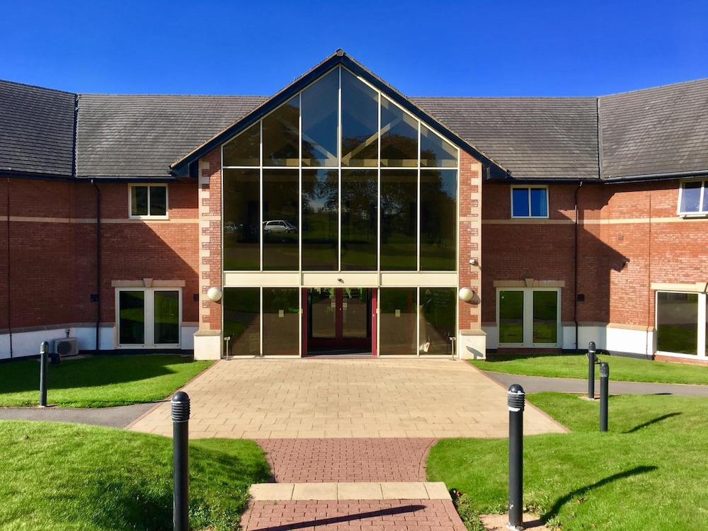 Padbrook Park Hotel 44/46
