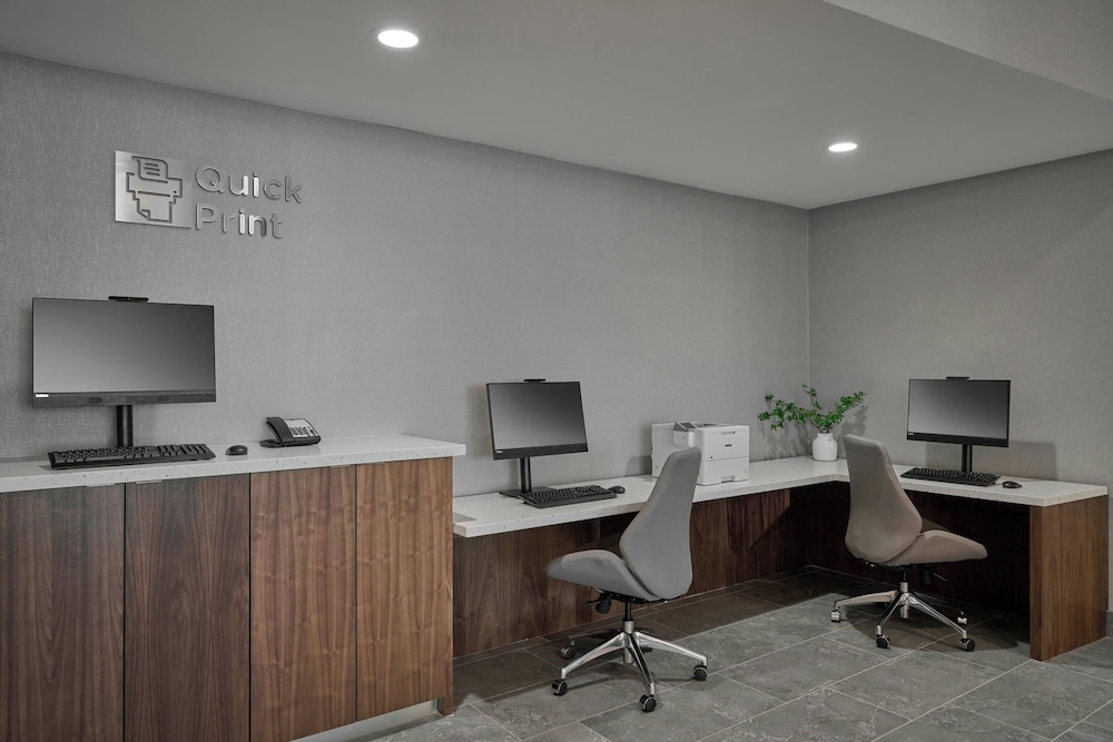 Courtyard by Marriott Madison 38/49